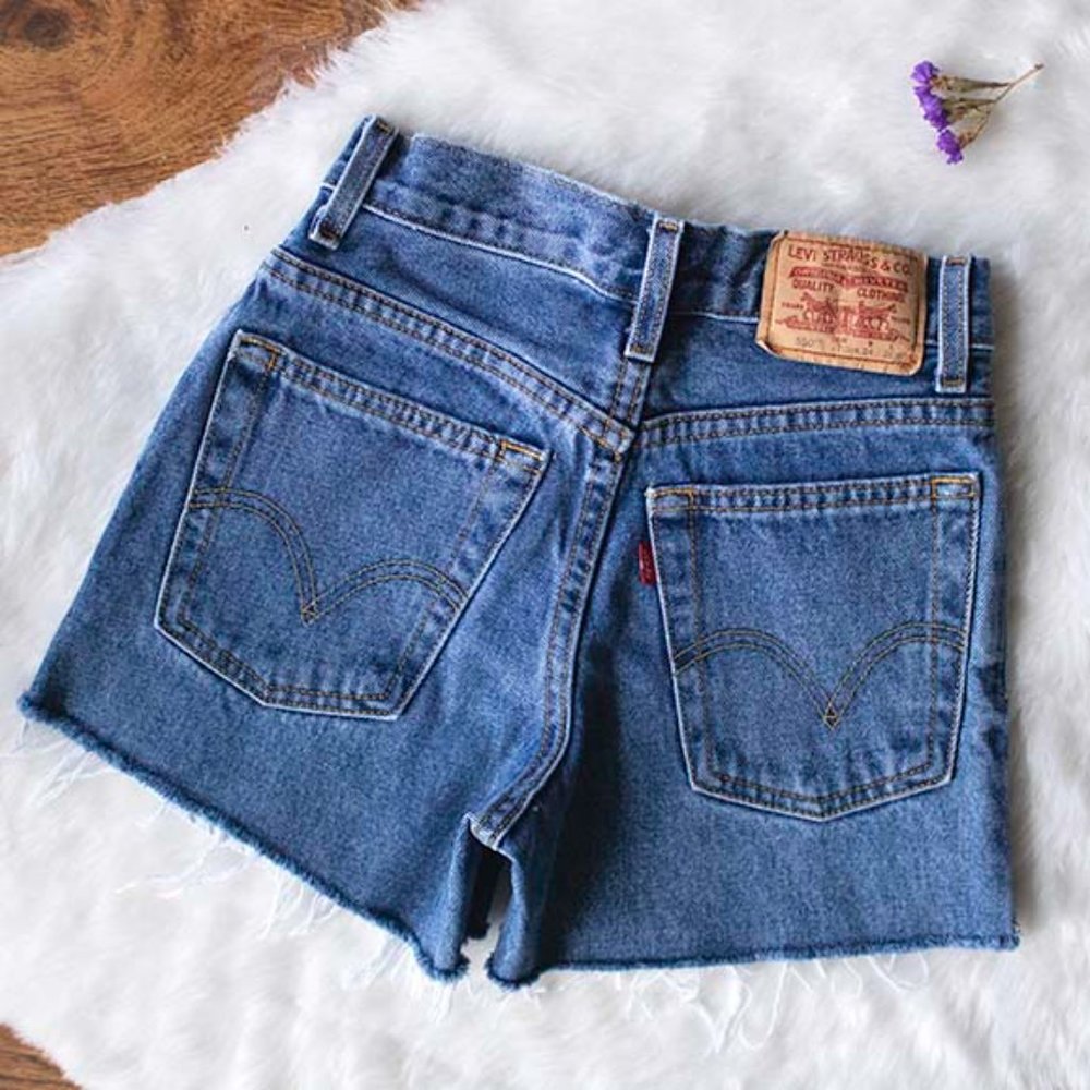 Levi’s 550 high rise shorts